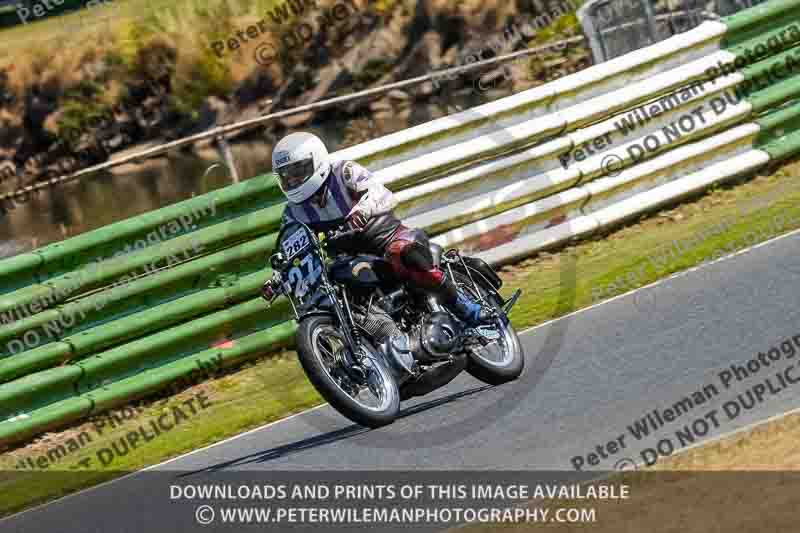 Vintage motorcycle club;eventdigitalimages;mallory park;mallory park trackday photographs;no limits trackdays;peter wileman photography;trackday digital images;trackday photos;vmcc festival 1000 bikes photographs